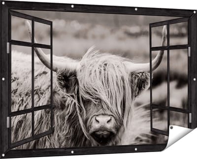 Gards Tuinposter Doorkijk Schotse Hooglander Koe - Zwart Wit - 150x100 cm - Tuindoek - Tuindecoratie - Wanddecoratie buiten - Tuinschilderij