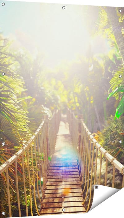 Gards Tuinposter Houten Brug in de Tropische Jungle - 80x120 cm - Tuindoek - Tuindecoratie - Wanddecoratie buiten - Tuinschilderij
