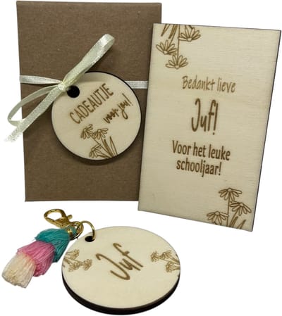Cadeaudoosje Juf | BLOEM | BEIGE | liefste juf | einde schooljaar | kleine attentie | de liefste ben jij | topper | cadeau