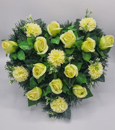Bloemstuk - W115/12 - W932/02 - Hart - Roos - Chrysant - Wit/Groen - 40cm - Verzwaard - Buigzaam - Grafdecoratie