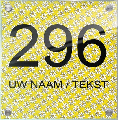 Huisnummer naambord met naam plexiglas 15x15x0,5cm modelnummer 1030 - Huisnummerbordjes, Naambordje voordeur, naamplaatje voordeur, gepersonaliseerd