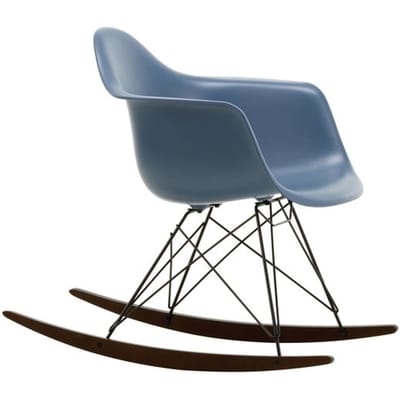 Vitra - RAR Eames Plastic Armchair - zeeblauw RE - zwart - sleden esdoorn donker
