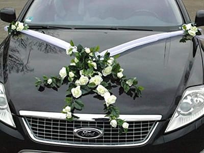 Creatieve Auto Versiering voor Bruiloft - Rozen Boeket met Organza Slingers - Universeel en Veilig