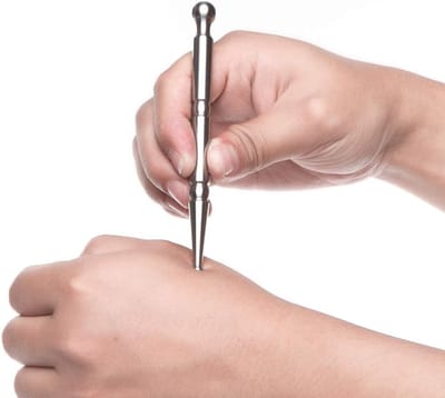 Massage stick - Drukpunt pen - RVS - Acupunctuurstaaf - Triggerpoint Acupressuurpen - Meridiaan-Baggerstaaf - Manuele - Voelt glad en afgerond aan - Massageaccessoires - Geschikt voor rug, schouders, benen, enz - 125*12mm - Zilver