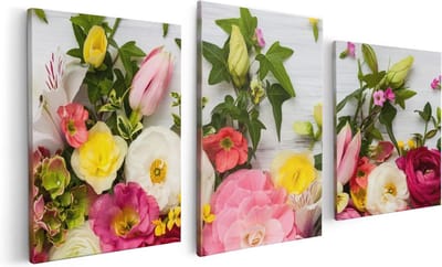 Artaza Canvas Schilderij Drieluik Bloemen Op Een Witte Houten Achtergrond - 120x60 cm - Wanddecoratie Woonkamer - Schilderijen - Muurdecoratie