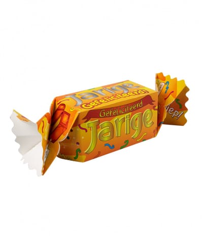 Snoeptoffee - Jarige Gefeliciteerd - Gevuld met Snoep - In cadeauverpakking met gekleurd lint