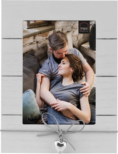 HAES DECO - Houten Fotolijst Cergi verticaal wit met metalen hartje voor foto 10x15 - XD546VHS