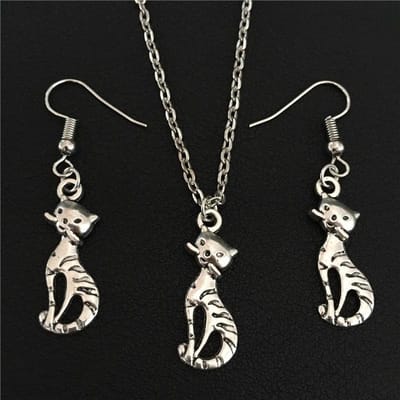 GoedeDoelen.Shop | Ketting en Oorbelsetje Vintage Cat | Statement Ketting | Sieraden Set | Katten Ketting | Poezen Ketting | Dierenwelzijn | Cadeauset | Cadeautje | Wellness-House