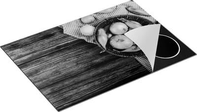 Chefcare Inductie Beschermer Mand met Uien op Tafel - Zwart Wit - 75x50 cm - Afdekplaat Inductie - Kookplaat Beschermer - Inductie Mat