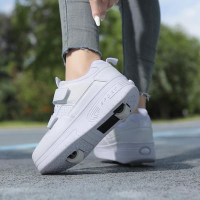 Kinderschoenen om weg te lopen Jongens Meisjes Volwassenen Burst Schoenen Dubbel Wiel Vliegende Schoenen Schoenen met Wielen Schoolmeisjes Rolschaatsen 38 white