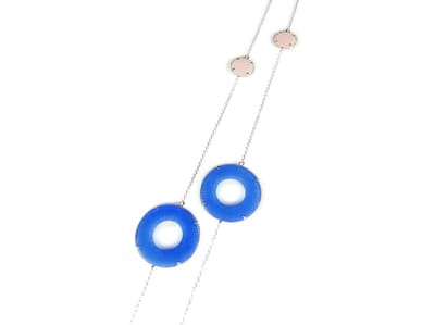 Zilveren halsketting halssnoer collier Model Modern Mix gezet met blauwe en roze stenen