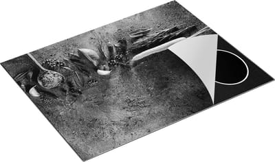 Chefcare Inductie Beschermer Kruiden met Groentes op Grijs Beton - Zwart Wit - 77x59 cm - Afdekplaat Inductie - Kookplaat Beschermer - Inductie Mat