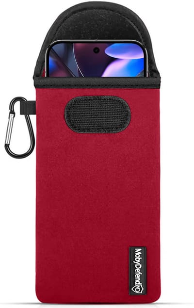 MobyDefend Hoesje - Geschikt voor Google Pixel 9 Pro XL - Neopreen Pouch Met Karabijnhaak - Insteek - Riemlus - Rood