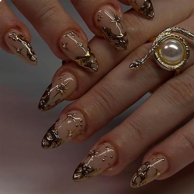 Dailygoods- Kunstnagels 24 Stuks - Amandelvormige - Gouden Strepen - Volledige Afdekking - Met Lijm - Inclusief Nagelvijl en Cuticula-Sticks - Nepnagels