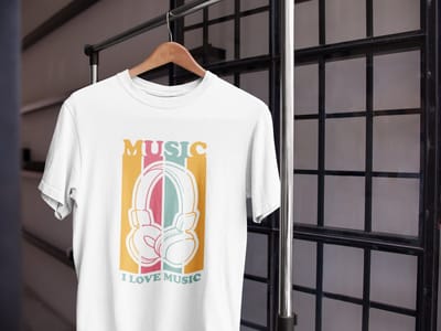 Shirt - I love music - Wurban Wear | Grappig shirt | Keyboard | Unisex tshirt | Muziek | Koptelefoon | Oortjes | Wit