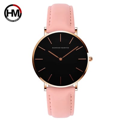 HANNAH MARTIN horloge met roze lederen polsband, zwarte wijzerplaat, gouden horlogekast en gouden wijzers voor dames met stijl ( model CH36 FF )