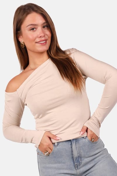 Getdrezzed Top - Maat: XS - Dubbel gevoerde top met asymmetrische halslijn beige