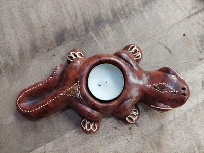 Floz Design waxinelichtjeshouder hagedis - terracotta woonaccessoire - natuurlijk interieur cadeau - fairtrade - 19 cm