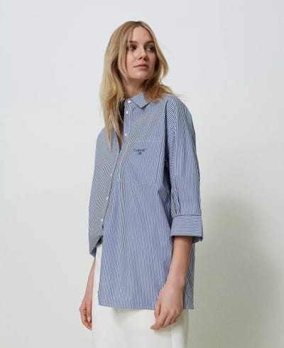 Twinset Gestreept poplin overhemd met logo Voeg toe aan verlanglijst € 159,00 Blauw S
