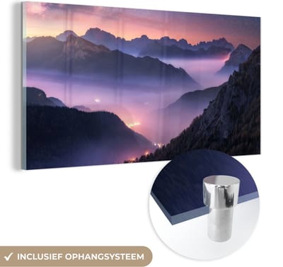 MuchoWow® Glasschilderij 40x20 cm - Schilderij acrylglas - Bergen - Sterrenhemel - Mist - Foto op glas - Schilderijen