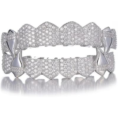 Hip Hop Volledige CZ Stenen Tanden Grillz Caps Zirkonia Iced Out Micro Pavé Boven- en Onderkant Charme Grills Voor Mannen Vrouwen Sieraden white