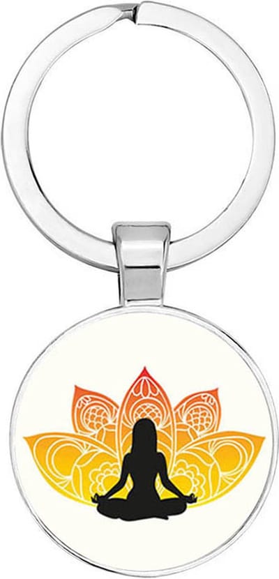 Akyol - Yoga Sleutelhanger - yoga - iemand die doet aan yoga - namaste - sport - cadeau - verjaardag - kado - geschenk - gift - sportief persoon - 2,5 x 2,5 CM