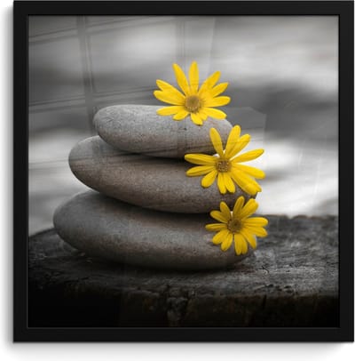 Poster in lijst - Fotolijst 40x40 cm - Posters - Zen stenen - Bloemen - Geel - Natuur - Posterlijst zwart - Wanddecoratie badkamer - Muurdecoratie WC - Decoratieve accessoires - Toilet muur decoratie