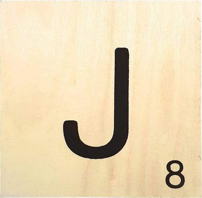 Houten Bordje 10x10x0.5cm - J - Zwarte Letter/Woordwaarde - Onbehandeld - Onderzetter/Homedeco