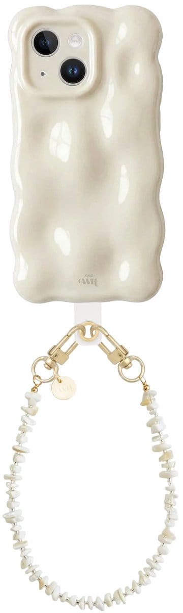 xoxo Wildhearts Bubbly case Cloud Dancer - Summer Sand Cord (kort) - Geschikt voor iPhone 15 Plus - Hoesje met bobbeltjes inclusief telefoonkoord - Krullende golfvorm - schokbestendig - Telefoonhoesje met koord - Koord ook afneembaar - Beige