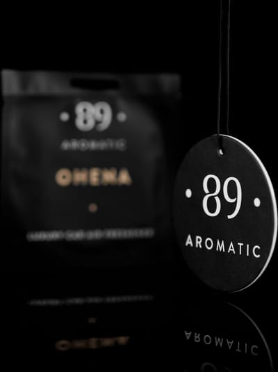 Luxury Car Air Freshener - Aromatic 89 - Hanging Paper Air Freshener - Autogeur - Car Parfum - Autogeur - Luchtverfrisser - Cadeau voor hem - Cadeau voor haar - Vaderdag - Majesty - 2 stuks!!