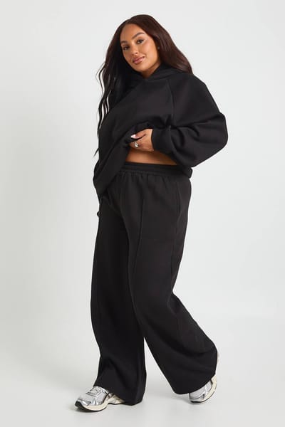 boohoo Dames Plus Core Basic Pintuck-detail jogger met rechte pijpen | Zwart | Maat: 48