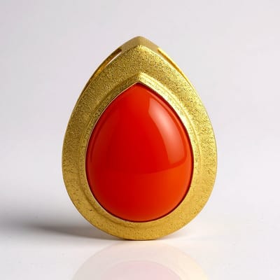 Cavill - Hanger 925 Sterling Zilver met Gouden Plating - 6,25 ct Rode Chalcedoon Peervorm Cabochon - MONOSONO Collectie Elegant Dames Sieraad