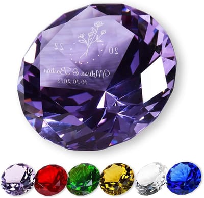 Glazen Diamant Decoratie - Kristallen Papiergewicht - Bruiloft Cadeau - Individuele Gravure - 8 x 8 x 5 cm - Paars