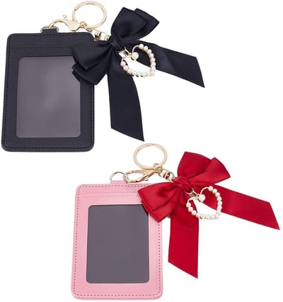 Dailygoods- Fotohouder - 2 stuks - Draagbare PU-lederen Kaartenhouder - Beschermhoes - Afmetingen 7,5 x 11 cm - Inclusief sleutelhanger met strik - Kaarthouder