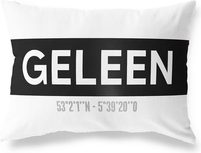 Tuinkussen GELEEN - LIMBURG met coördinaten - Buitenkussen - Bootkussen - Weerbestendig - Jouw Plaats - Studio216 - Modern - Zwart-Wit - 50x30cm