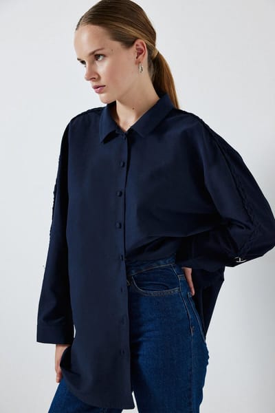 Touché Privé - Blouse met geborduurde gebreide mouwen - Marine - Dames