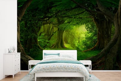 Behang - Fotobehang Bomen - Bos - Groen - Landschap - Natuur - Breedte 450 cm x hoogte 300 cm