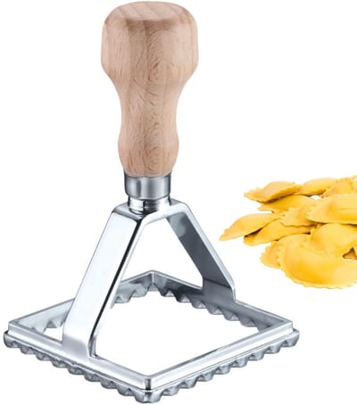 Westmark Ravioli Cutter Giulia – Praktische vierkante uitsteker voor het uitsnijden van zelfgemaakte pasta en deeg, vierkant, 70 x 70 mm – zink, beukenhout
