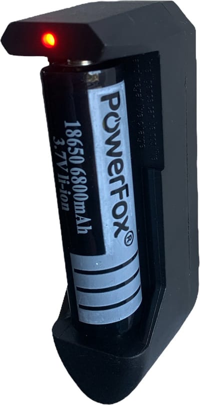 PowerFox® 1x 18650 Lithium batterij 3,7V 6800mAh + OPLADER (Geschikt voor 18650, 16340, 14500, 10440, 14500) batterijen
