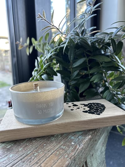 Creaties van Hier - Flessenpost Kaars My Flame met plankje (hartjes) - Met tekst Thank you so much