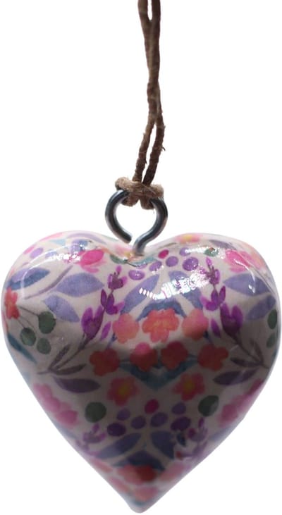 Decoratieve houten hart - Mooi bloemenpatroon