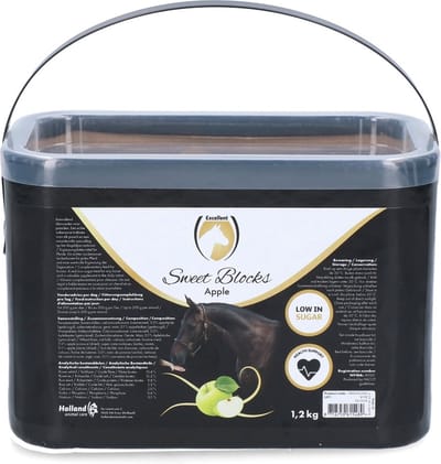 Excellent Sweet Apple Blocks - De gezonde en smakelijke traktatie of beloning voor het paard - Geschikt voor paarden - Appel - 1,2 kg