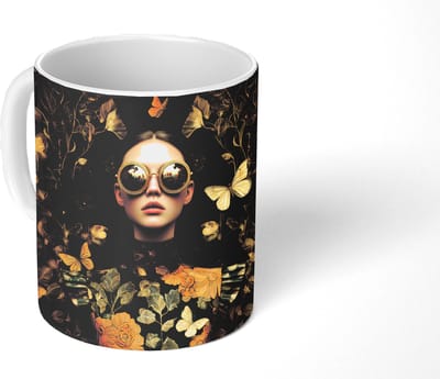Mok - Koffiemok - Vrouw - Bladeren - Goud - Vlinders - Mokken - 350 ML - Beker - Koffiemokken - Theemok