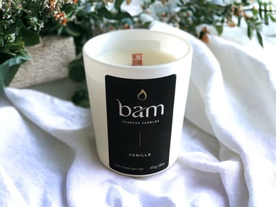BAM Mini Vanille Geurkaars – Vanilla Kaars met Houten Wiek – Vegan Geurkaars van Zonnebloemwas – 25 Branduren – Handgemaakt in België