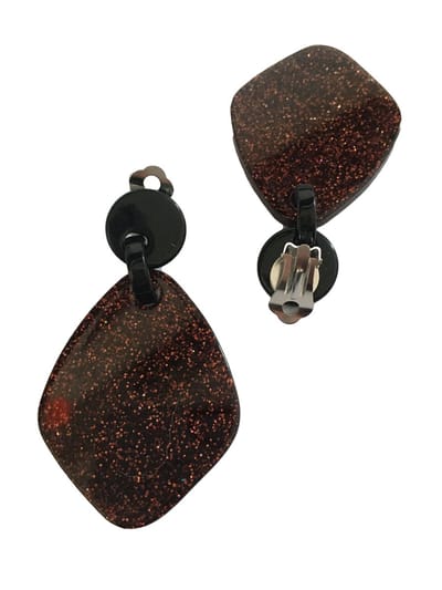 Petra's Sieradenwereld - Clipoorbel hangend bruin met goudkleurige glitter (429)