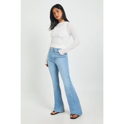 boohoo Dames Petite Hoge Taille Billen Liftende Wijduitlopende Jeans | Licht Gebleekt | Maat: 44