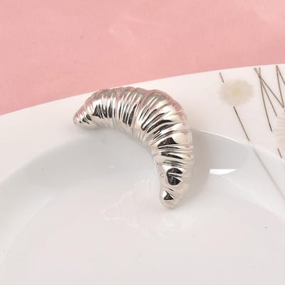 Stoffen Broche Croissant Broche Speld Unieke Corsage Spelden Legering Materiaal Geschikt voor Vrouwen Meisjes Kleding en Tassen white