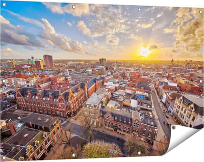 Gards Tuinposter Groningen Stad bij Zonsondergang - 120x80 cm - Tuindoek - Tuindecoratie - Wanddecoratie buiten - Tuinschilderij