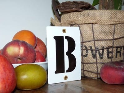 Emaille huisnummer wit 8x12 letter 'B'