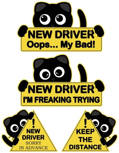 Dailygoods- Rijmagneet 4 stuks - Grappige Auto Sticker voor Auto Decoratie - Veiligheidswaarschuwingsborden - Reflecterend Ontwerp - Zichtbare Letters - Geschikt voor Elk Voertuig - Autosticker